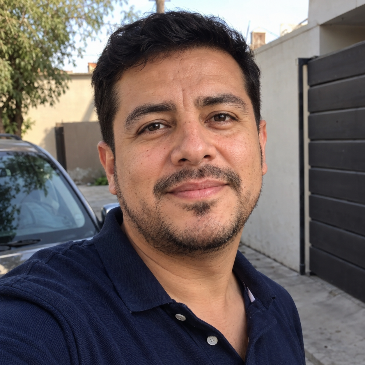files/Retrato_casual_de_Mario_en_Mexico.png